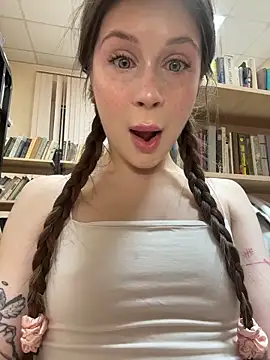 melicious  online show from February 4, 5:35 am