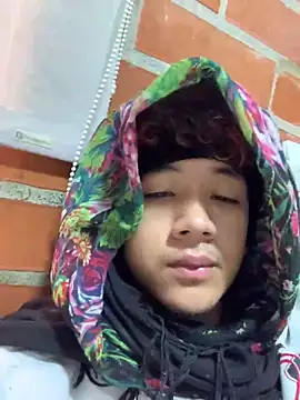 Snapshot of chillcol chatting on March 15, 12:45 pm chillcol online show from March 15, 12:45 pm