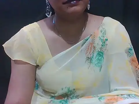 Snapshot of sugandha_bhabhi chatting on July 13, 4:43 pm sugandha bhabhi online show from July 13, 4:43 pm