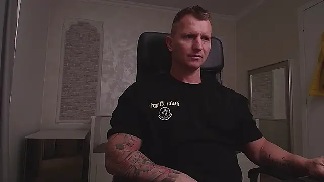 RomeoMalcolm online show from March 15, 5:41 am