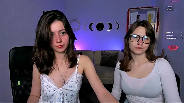 Snapshot of helli_belli chatting on May 19, 7:20 pm helli belli online show from May 19, 7:20 pm