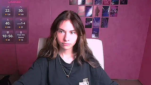 Snapshot of Fiona_Night chatting on June 18, 5:19 am Fiona Night online show from June 18, 5:19 am