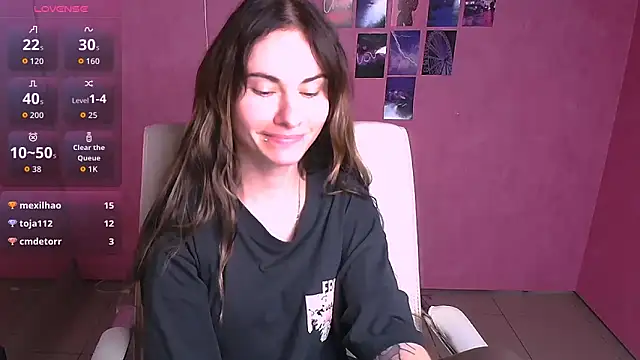 Snapshot of Fiona_Night chatting on June 18, 9:14 am Fiona Night online show from June 18, 9:14 am