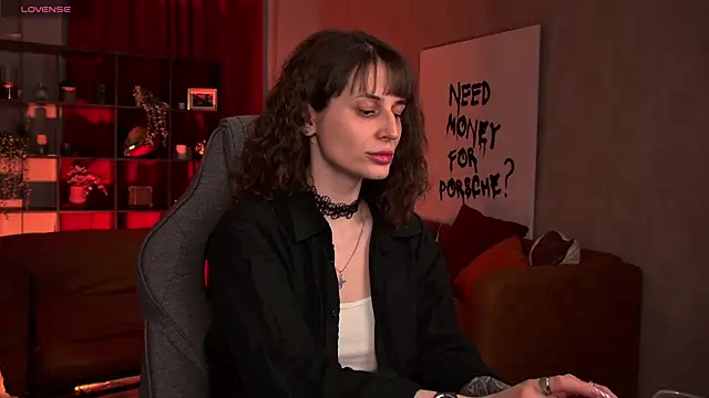 Snapshot of OliviaMcClean chatting on April 24, 6:43 pm OliviaMcClean online show from April 24, 6:43 pm