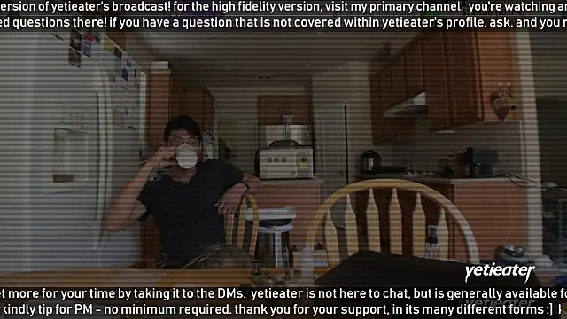 Snapshot of yetieater chatting on December 10, 8:05 pm yetieater online show from December 10, 8:05 pm