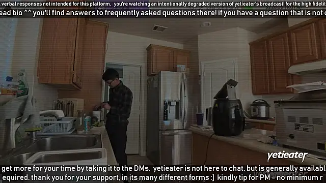 Snapshot of yetieater chatting on January 13, 6:38 pm yetieater online show from January 13, 6:38 pm