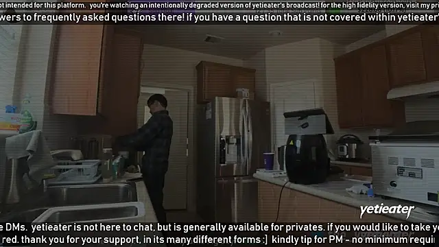 Snapshot of yetieater chatting on January 15, 6:08 pm yetieater online show from January 15, 6:08 pm