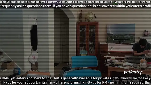 Snapshot of yetieater chatting on January 24, 7:07 pm yetieater online show from January 24, 7:07 pm