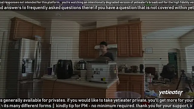 Snapshot of yetieater chatting on January 28, 5:35 pm yetieater online show from January 28, 5:35 pm