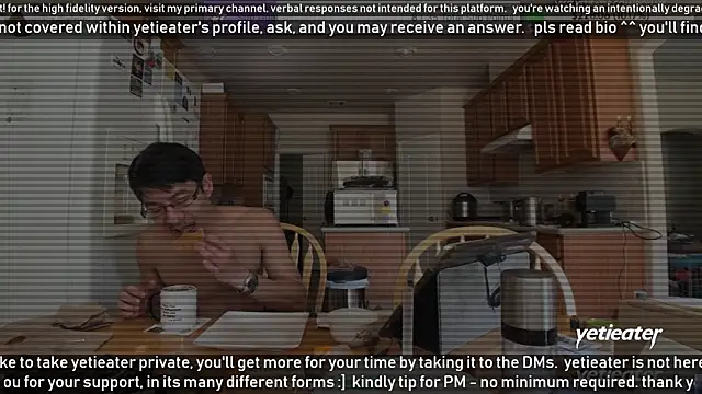 Snapshot of yetieater chatting on February 5, 4:47 pm yetieater online show from February 5, 4:47 pm