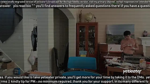 Snapshot of yetieater chatting on February 8, 8:32 pm yetieater online show from February 8, 8:32 pm