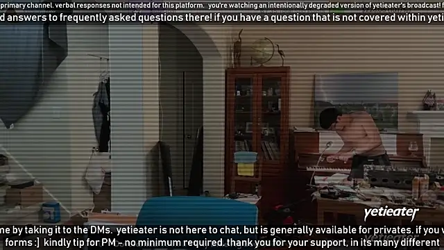 Snapshot of yetieater chatting on February 10, 7:28 pm yetieater online show from February 10, 7:28 pm