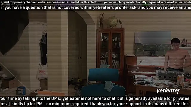 Snapshot of yetieater chatting on February 16, 1:14 am yetieater online show from February 16, 1:14 am