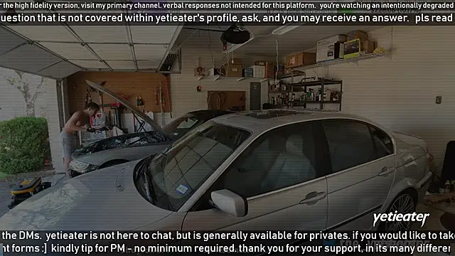 Snapshot of yetieater chatting on March 17, 9:02 pm yetieater online show from March 17, 9:02 pm