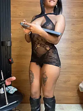 Snapshot of PinkyMoon chatting on February 19, 5:58 am PinkyMoon online show from February 19, 5:58 am