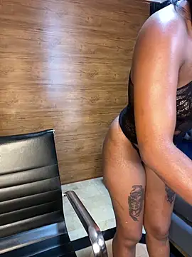 Snapshot of PinkyMoon chatting on March 2, 7:37 am PinkyMoon online show from March 2, 7:37 am