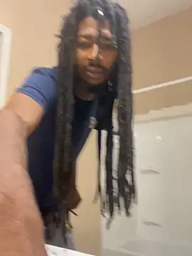 Snapshot of datlongone chatting on November 8, 1:22 pm datlongone online show from November 8, 1:22 pm