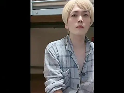 Snapshot of mgnhiroyuki chatting on April 25, 4:04 am mgnhiroyuki online show from April 25, 4:04 am