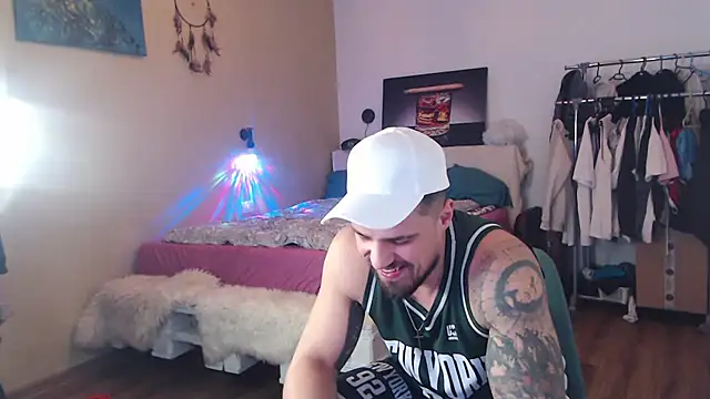 Snapshot of Tiberius_hunk chatting on February 2, 4:38 pm Tiberius hunk online show from February 2, 4:38 pm