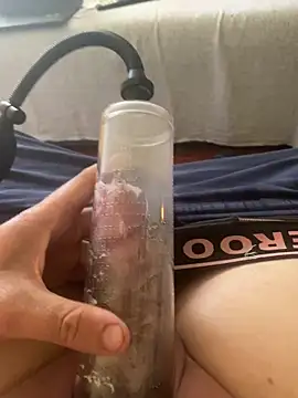 Snapshot of pussyslay342 chatting on October 4, 4:21 am pussyslay342 online show from October 4, 4:21 am