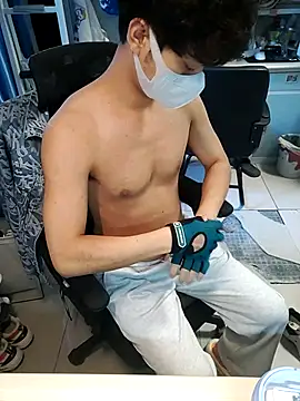 Snapshot of kiwibridy2 chatting on October 11, 3:39 am kiwibridy2 online show from October 11, 3:39 am