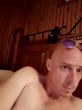 Snapshot of Mac_ThunderCock chatting on July 12, 8:05 am Mac ThunderCock online show from July 12, 8:05 am