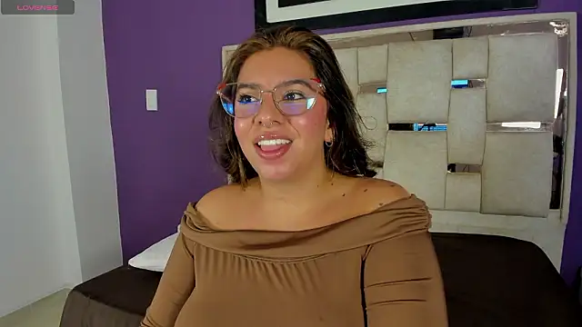 emilyy cooperr online show from March 12, 12:22 pm