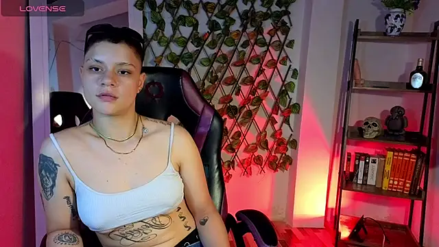 demimoore222 online show from March 12, 8:41 pm