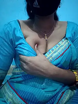 Snapshot of Sexyradha_ chatting on March 6, 7:21 pm Sexyradha online show from March 6, 7:21 pm