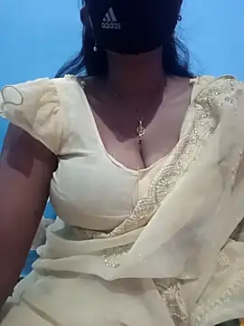 Snapshot of Sexyradha_ chatting on March 12, 12:06 am Sexyradha online show from March 12, 12:06 am