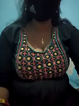 Snapshot of Sexyradha_ chatting on April 1, 7:11 pm Sexyradha online show from April 1, 7:11 pm
