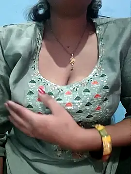Snapshot of Sexyradha_ chatting on April 8, 3:56 pm Sexyradha online show from April 8, 3:56 pm