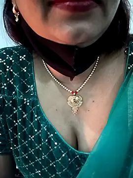 Snapshot of Neha-Bhabhi-Rasily chatting on December 3, 2:26 pm Neha-Bhabhi-Rasily online show from December 3, 2:26 pm