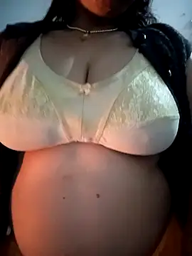 Snapshot of Neha-Bhabhi-Rasily chatting on December 18, 10:54 am Neha-Bhabhi-Rasily online show from December 18, 10:54 am