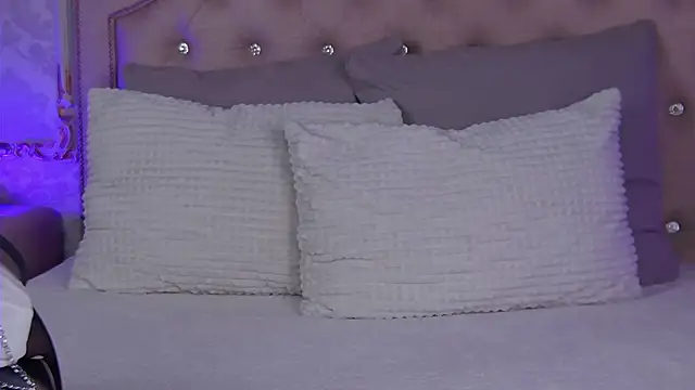 Snapshot of HeatherSweet_ chatting on May 9, 5:40 pm HeatherSweet online show from May 9, 5:40 pm
