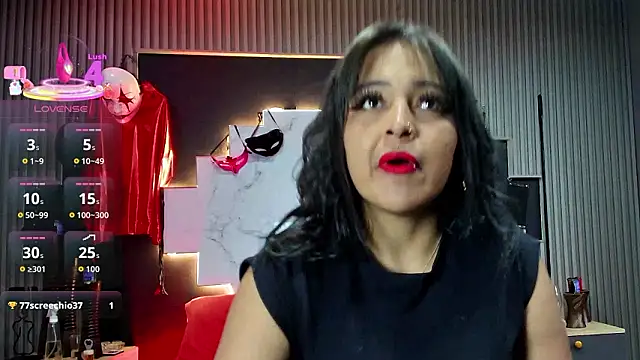 Snapshot of Sarah917 chatting on February 5, 7:51 pm Sarah917 online show from February 5, 7:51 pm