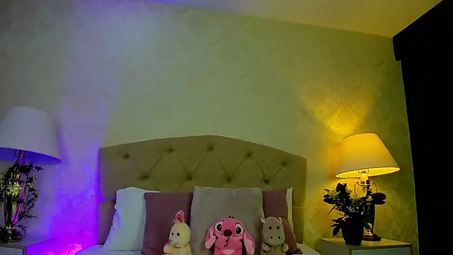 Snapshot of Mia_Montess chatting on April 30, 12:44 pm Mia Montess online show from April 30, 12:44 pm