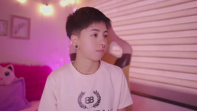 tommy blue online show from April 9, 12:32 pm