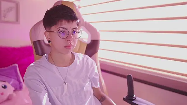 tommy blue online show from April 14, 12:55 pm