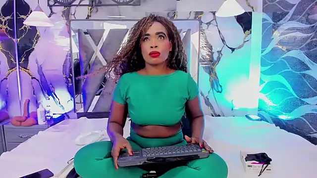 Snapshot of CandyMartinez_ chatting on May 7, 7:52 pm CandyMartinez online show from May 7, 7:52 pm