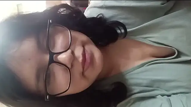 Snapshot of Maferyale chatting on February 5, 5:23 am Maferyale online show from February 5, 5:23 am