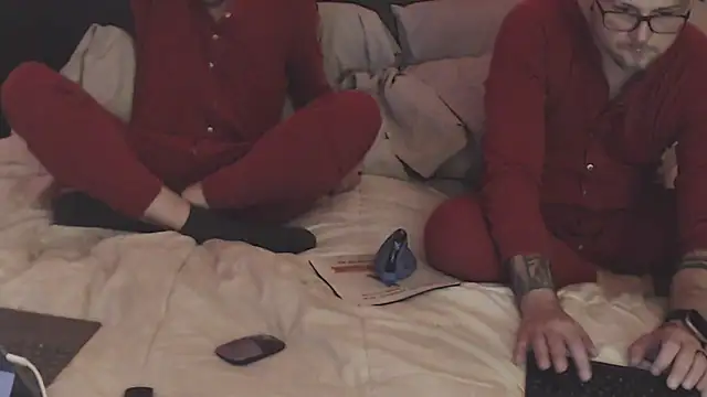 weknowourworth6999 online show from October 2, 3:24 am