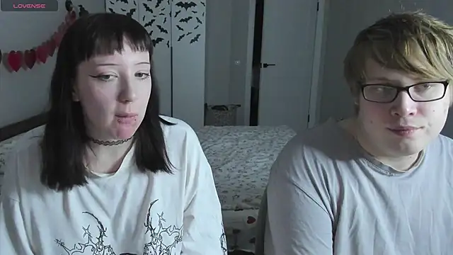 JayMollyy online show from April 28, 4:12 pm