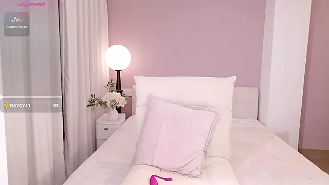 honey113 online show from April 19, 1:54 pm