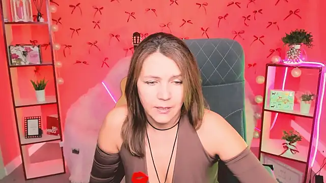 Snapshot of NicoleHitman chatting on January 31, 7:11 pm NicoleHitman online show from January 31, 7:11 pm