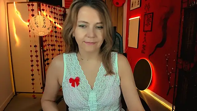 Snapshot of NicoleHitman chatting on February 13, 9:16 am NicoleHitman online show from February 13, 9:16 am