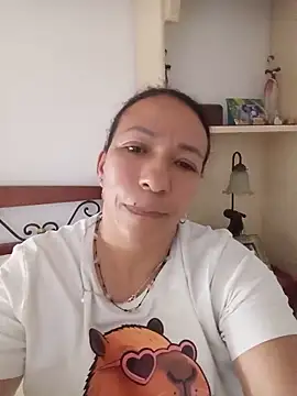 Snapshot of Antonela45 chatting on June 7, 12:37 am Antonela45 online show from June 7, 12:37 am