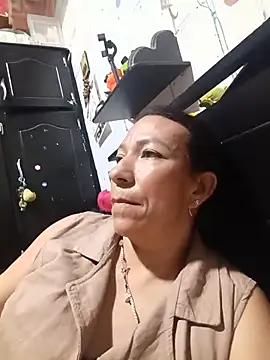 Snapshot of Antonela45 chatting on June 15, 1:52 am Antonela45 online show from June 15, 1:52 am