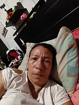 Snapshot of Antonela45 chatting on June 27, 12:15 am Antonela45 online show from June 27, 12:15 am