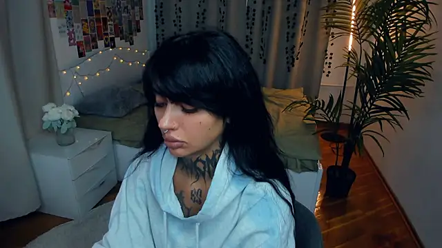 CharimgSabrina online show from February 6, 6:07 am